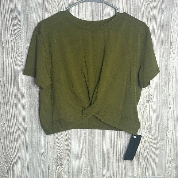 Alphalete Tops - Women's Alphalete Evo Twist Crop Green Shirt Size XXL NWT